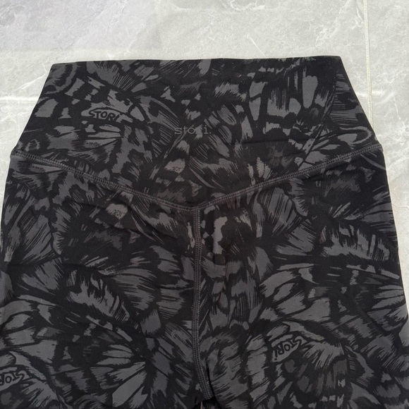 Women’s Stori Floral Patterned 7” Biker Shorts Workout Athletic Size 2 - Picture 8 of 15